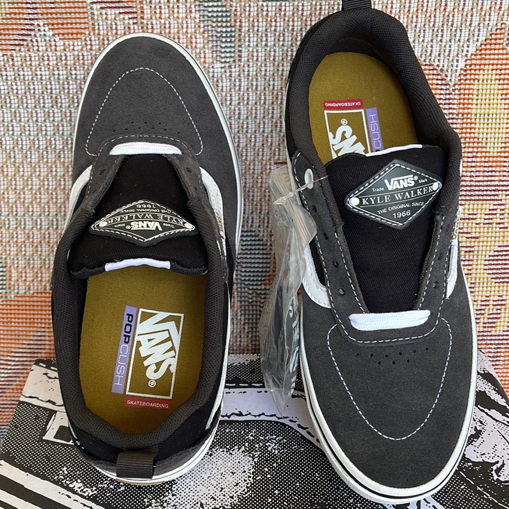 Vans Men’s Kyle Walker
(Twill) Raven
VN0A5JIE87C
Sneakers - athletic shoes - Picture 13 of 16